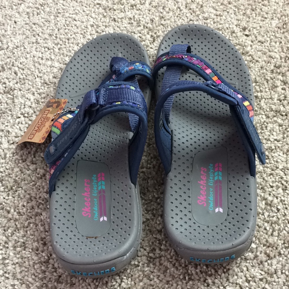 NWT Skechers reggae slippers
